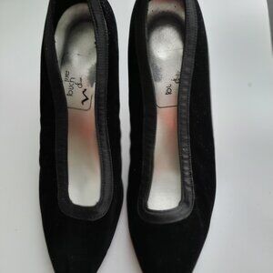 Black Velvet Upper, Leather Sole Heel Shoes